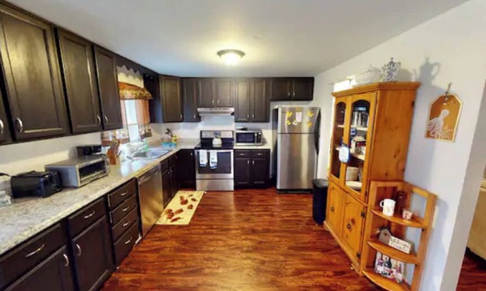 East Falmouth House | Perfect For Big Groups & Families/Free Wi-Fi