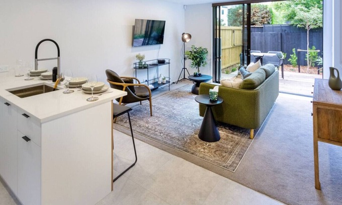 Saint Albans House | Perfect for Groups: Stylish 4BR Devonport Stay