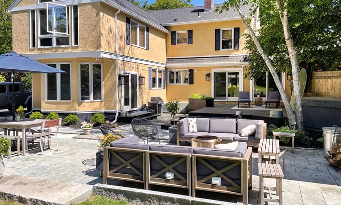 Manchester-by-the-Sea House | Perfect home for family gatherings on a dead-end street, walk to beach & town