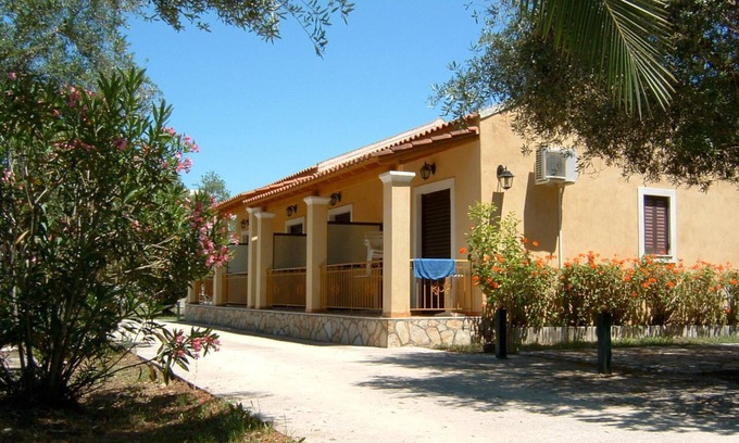 Kavos Apartment | Perfect located holiday apartment | directly at the sea | own beach access | Wif