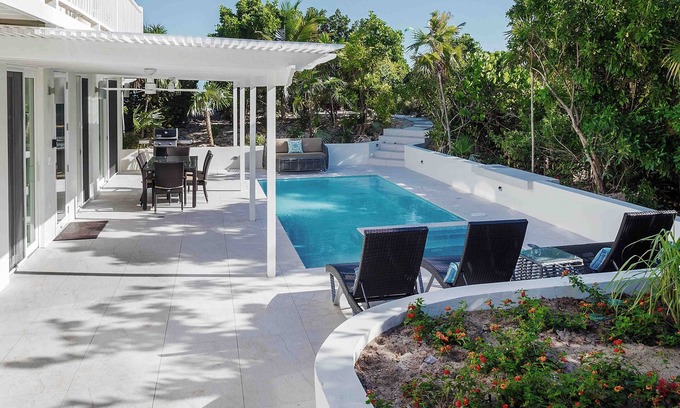 Long Bay Hills Villa | Perfect Next 2 Heaven 2BR Beach Villa with Private Pool and Jacuzzi - Esencia Premier Plus