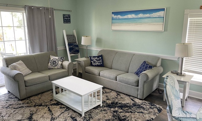 Central Myrtle Beach Condo | Perfect Pet Friendly 2 Bedroom Condo in the Heart of Myrtle Beach!