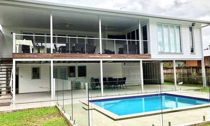 Edge Hill House | Perfect Pool House Idyllic Tropical Retreat
