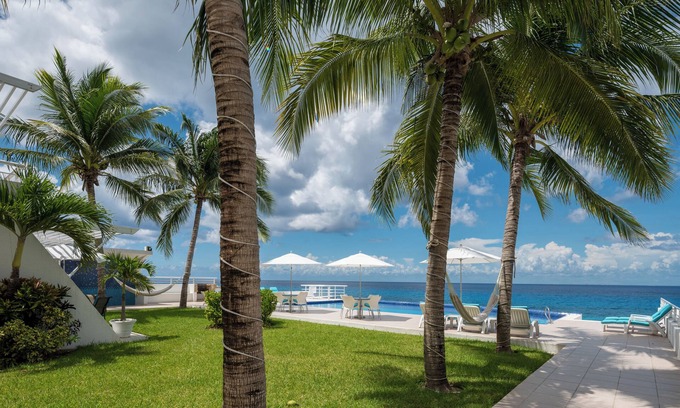 Zona Hotelera Norte Condo | Perfect&Quiet Oceanfront 1BR Condo, 2 miles North of town, Awesome Snorkeling