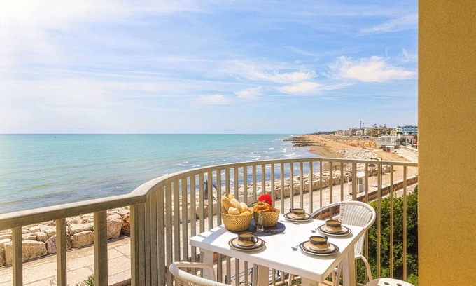 Caorle Apartment | Perfect Sea View in the Heart of Caorle’s Center with Private Parking