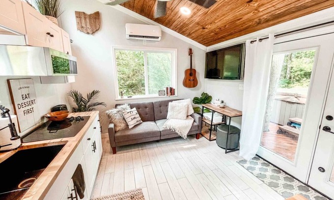 Buford House | Perfect Tiny Home Getaway!