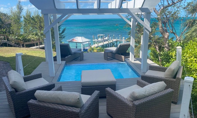 Green Turtle Cay House | Perfect Vacation Home. Private Dock, Plunge Pool, Ice Maker, 30kw Generator