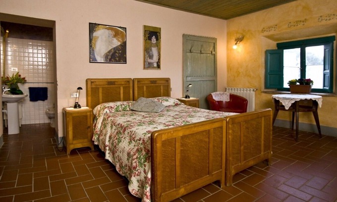San Pietro in Bossolo Apartment | "PERGOLA" 'ROMANTIC APARTMENT IN CHIANTI in the center of TUSCANY