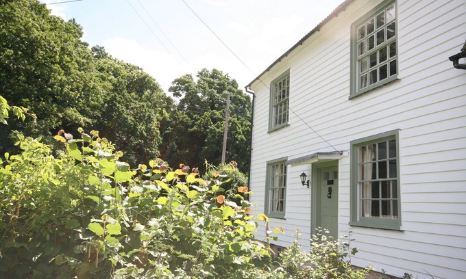 Lenham Other | Period Farm House 4 poster beds, cinema, wood fires, slipper bath, AGA