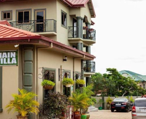 Ngleshi Amanfro House | Perriman Hotel