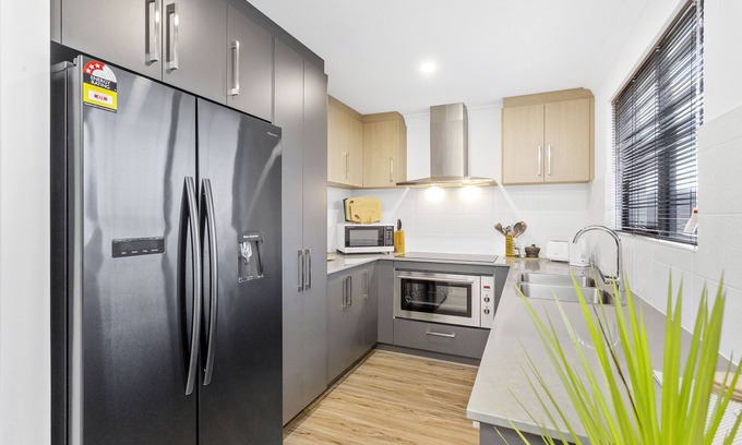 Perth House | Perth Airport Hideaway