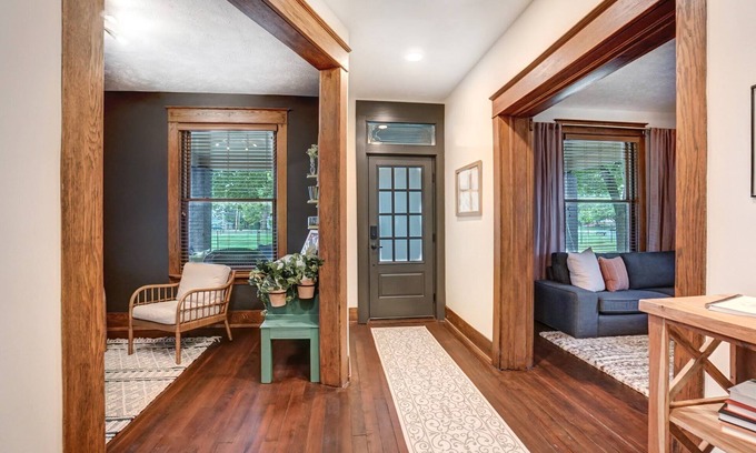 New Haven House | Pet/Family Friendly Home for 9+