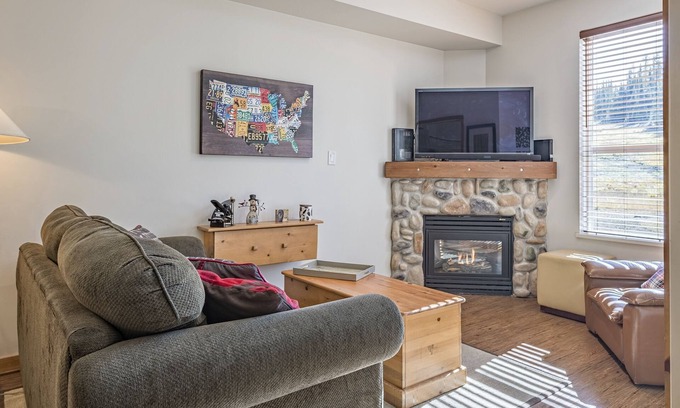 Silver Star Mountain Condo | Pet friendly ground floor condo with mudroom directly slope side at Creekside