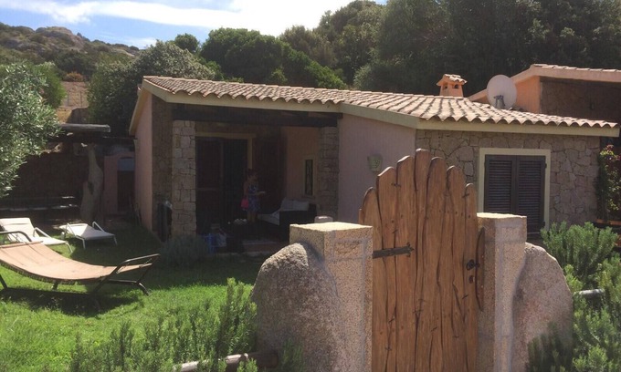 Rena Majore House | Pet-friendly Holiday Home Villetta Meravigliosa with Garden & Terrace