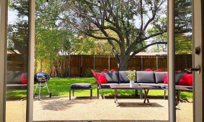 Northwest Dallas House | Pet-friendly 5 Bedroom in North Dallas