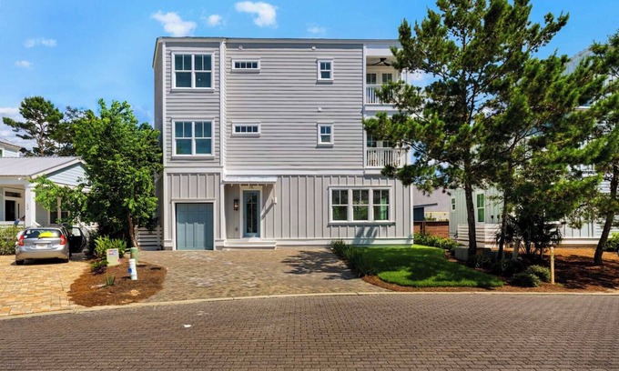 Seagrove Beach House | Pet Friendly 5BR near 30A & Beaches + Free Tix: Golf, Dolphin Cruise & More!