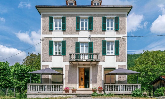 Loco Apartment | Pet friendly apartment