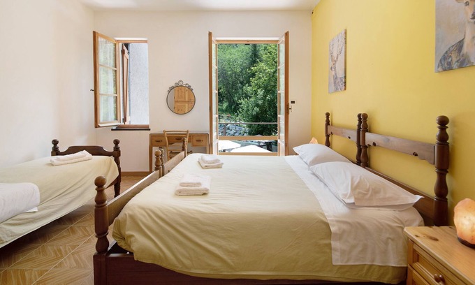 Borzonasca Apartment | Pet-Friendly Apartment with Mountain View, Shared Pool & Wi-Fi