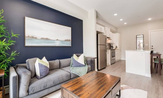 Southwest Calgary Apartment | Pet Friendly Apartment w/Free Underground Parking