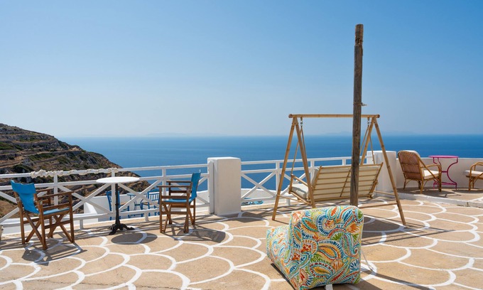 Sikinos Apartment | Pet-Friendly Apartment 'Sifnos' with Sea View, Whirlpool & Wi-Fi