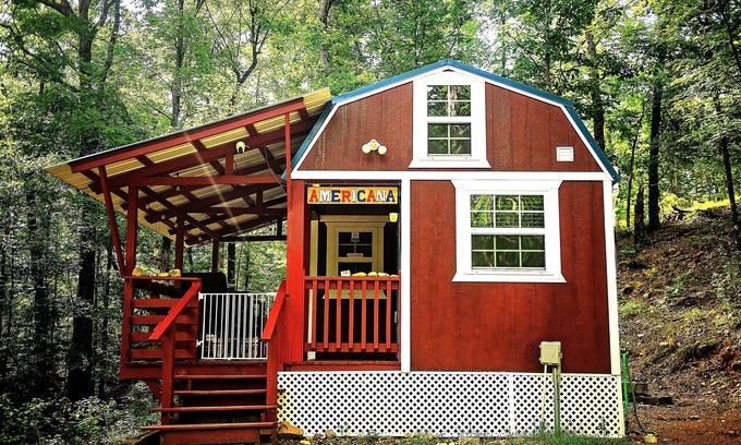 Murfreesboro Cabin | Pet-friendly, blissful w/fire pit, picnic area-3BR
