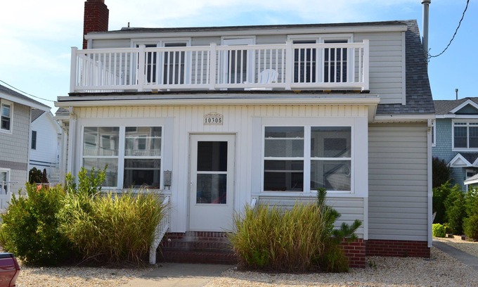 Stone Harbor House | Pet Friendly, Classic 1950s style 4 bedroom 3 full bath Stone Harbor beach house, just one block from the ocean and 7 blocks from 96th street.
