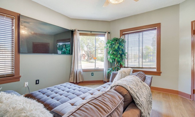 Dayton Condo | Pet-Friendly Dayton Condo ~ 1 Mi to Downtown!