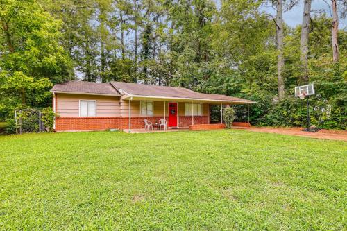 Decatur House | Pet-Friendly Decatur House Near Huntsville!