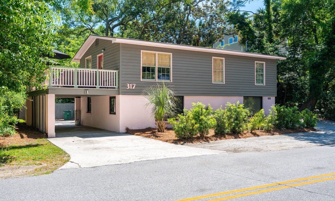 Folly Beach House | Pet Friendly Folly Vacation Three Bedroom Cottage 317 East