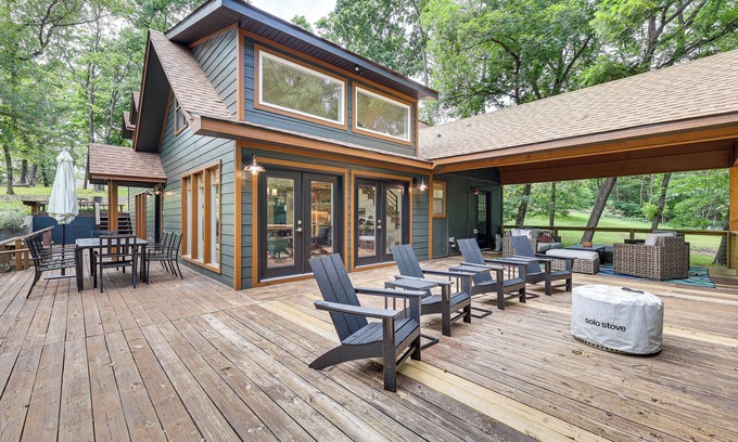 Garfield Cabin | Pet-Friendly Garfield Cabin on Beaver Lake!