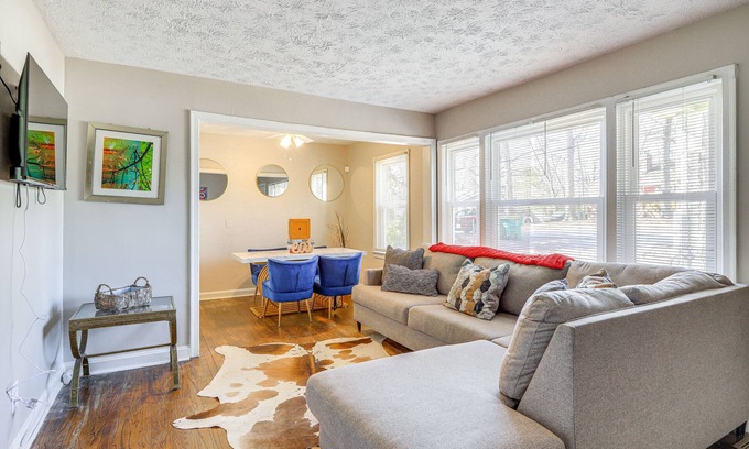Forest Park House | Pet-Friendly Georgia Retreat w/Fire Pit & Porch!