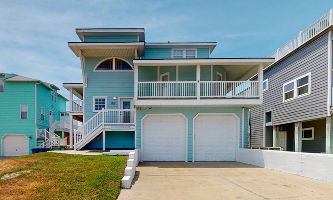 Sand Point House | Pet Friendly, Golf Cart Included, Walk to the Beach, Shared Pool