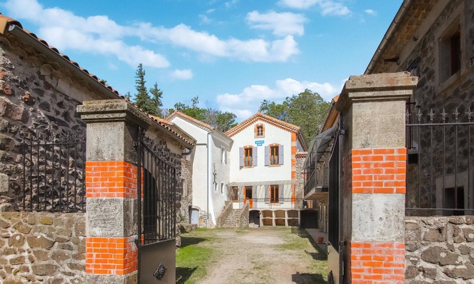 Privas House | Pet friendly home in Privas with sauna