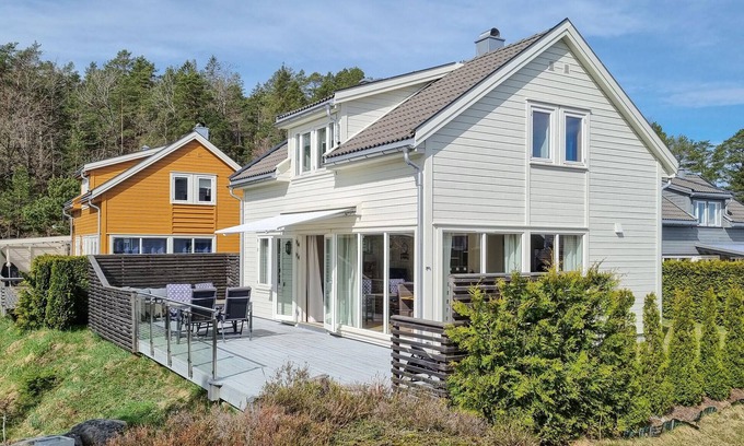 Risor House | Pet friendly home in Risør