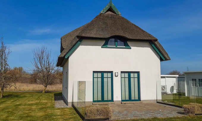 Trent House | Pet friendly home in Trent with WiFi