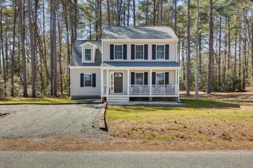 Mount Holly House | Pet-Friendly Home Spacious Yard and Community Perks
