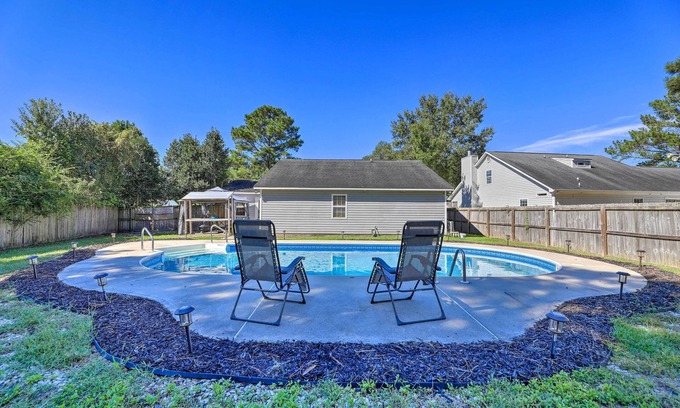 Jacksonville House | Pet-Friendly Jacksonville Home w/Fenced Yard