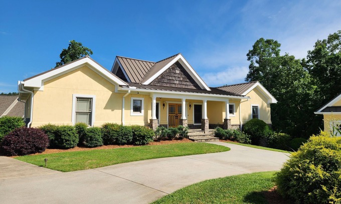 Six Mile House | Pet-Friendly Keowee lakefront luxury home w/dock, 5BR, kayaks, stone fire pit