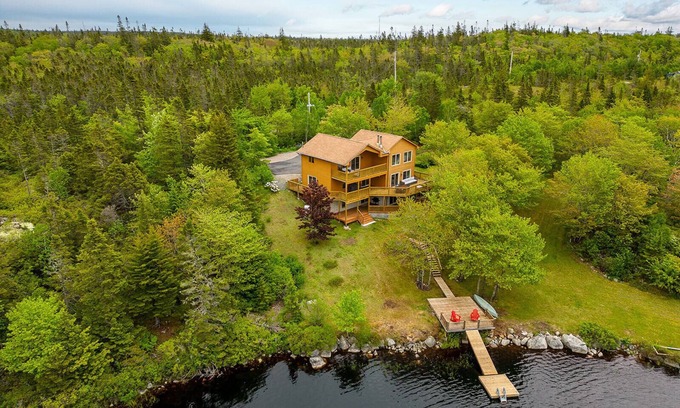 Halifax County House | Pet-friendly Lakefront Home w/Sauna. Close to Peggy's Cove, 40 Mins to Halifax.