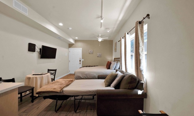 O'Brien Bed & Breakfast | Pet friendly luxury suite surrounded by nature!