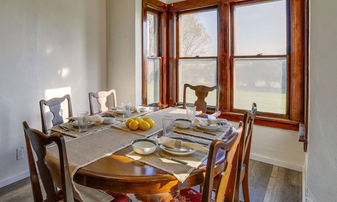 Blooming Prairie House | Pet-Friendly Minnesota Farm House w/ Fire Pit!