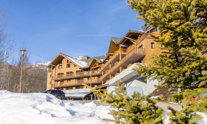 Les Bottieres House | Pet-Friendly Mountain Haven Near Sybelles Ski & Parks | Indoor Pool & Sauna