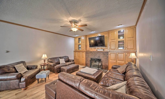 Ogallala House | Pet-Friendly Ogallala Home ~ 7 Mi to Lakefront!