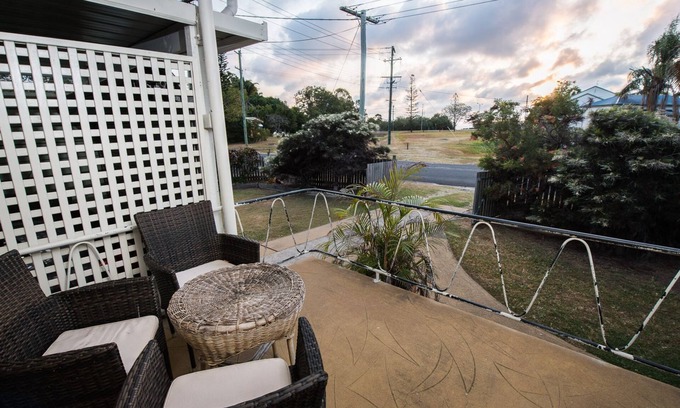 Pialba House | Pet friendly Pialba Beach House across from beach, close to waterpark