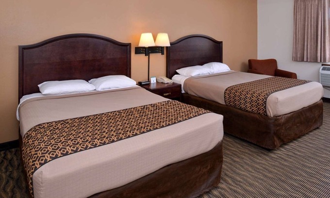 Atlantic Hotel | Pet-Friendly Room w/BBQ Grill and Complimentary Breakfast Near Downtown