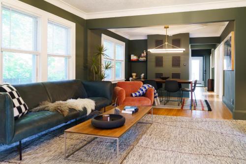 Summit - University Apartment | Pet-Friendly Saint Paul Rental Near Downtown!