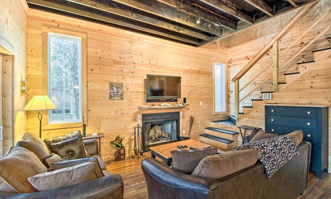 Georgetown Cabin | Pet-Friendly Santee River Retreat w/Private Dock!
