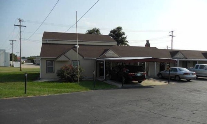 Harrisonville Hotel | Pet-Friendly Stay at Knights Inn Harrisonville! A close to Nature experience!