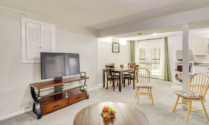 Bowie Apartment | Pet-Friendly Studio in Bowie: 9 Mi to Six Flags