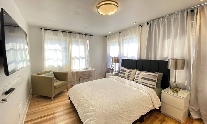 Grimsby Apartment | PET friendly - Sunny 1 Bedroom Apartment ,